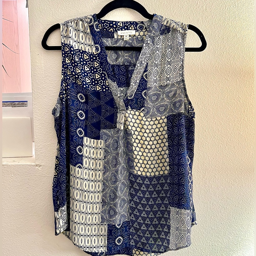 3/$20 💕 Women’s Blue Tribal Print Short Sleeve Blouse